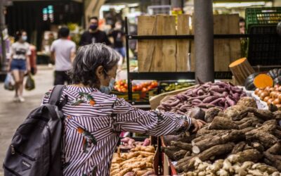 No Dia do Feirante, conheça histórias de famílias do mercado Kinjo Yamato em SP